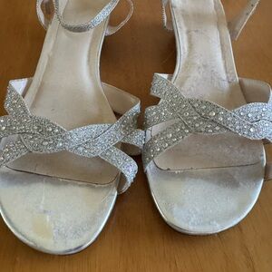 Benjamin Walk Silver Sandals for Elegant Occasions